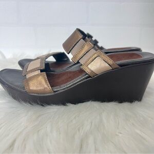 Naot Treasure Wedge Grecian Gold Champagne Leather Comfort Wedge Sandals Size 9